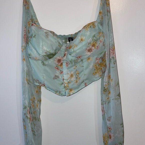 Floral Chiffon Crop Top - Picture 10 of 10